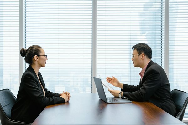 Quand et comment relancer un recruteur?