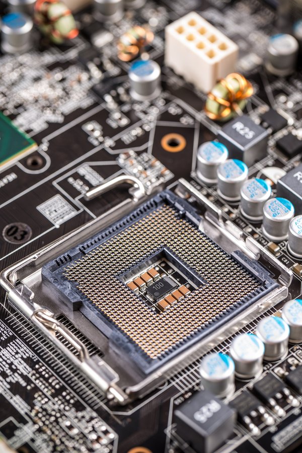 Fabrication de cartes électroniques : processus et technologies clés